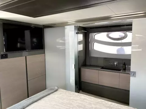 62 PERSHING 2018 - AKULA_7