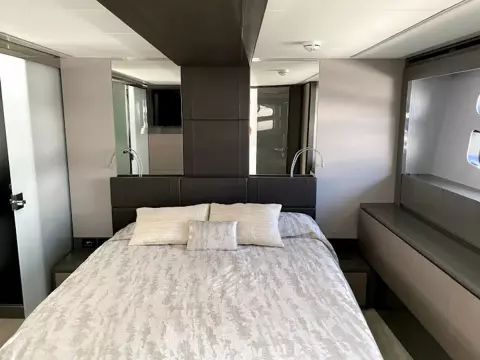 62 PERSHING 2018 - AKULA_8