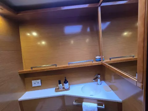 Master Cabin Head