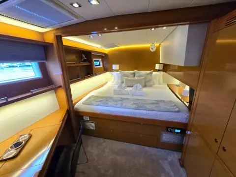 Port aft cabin