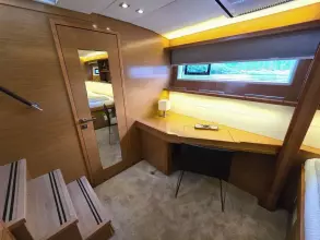 Port aft cabin