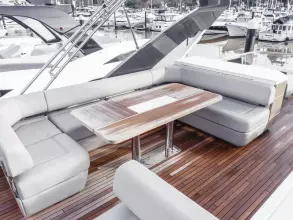 34 - Flybridge
