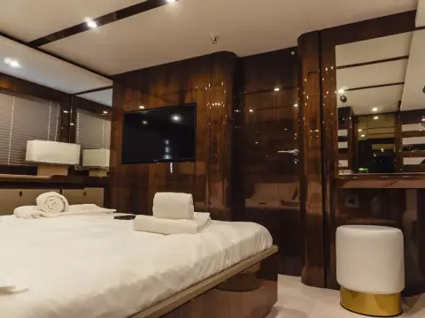 20 - Master Cabin