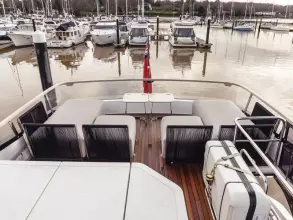 30 - Flybridge
