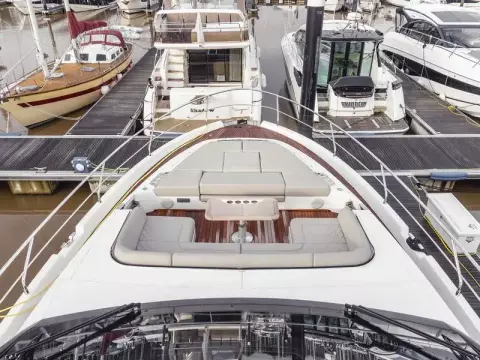 28 - Foredeck