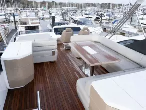 31 - Flybridge