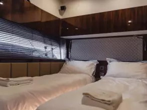 26 - Twin Cabin