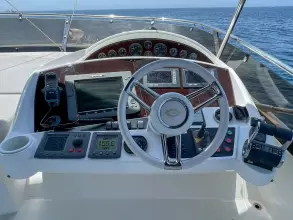 11 - Flybridge Helm