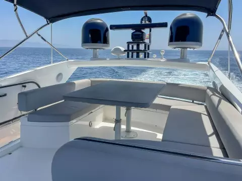 9 - Flybridge