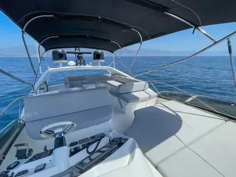 12 - Flybridge