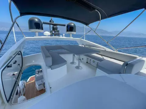 10 - Flybridge