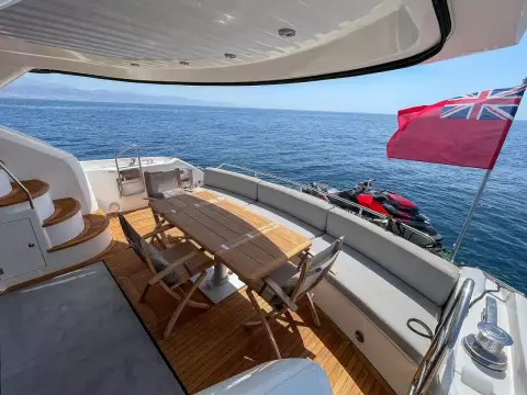 18 - Aft Cockpit