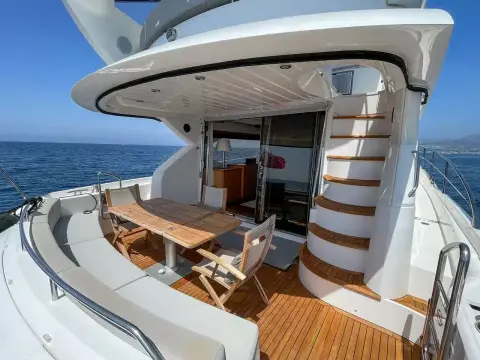 19 - Aft cockpit