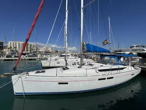 2013 Jeanneau Sun Odyssey 469 1