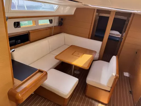 2013 Jeanneau Sun Odyssey 469 23
