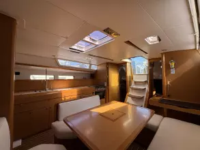 2013 Jeanneau Sun Odyssey 469 25