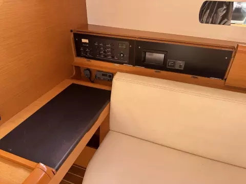 2013 Jeanneau Sun Odyssey 469 29