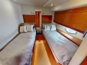 20 - Twin Cabin