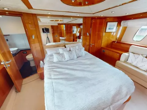 13 - Master Cabin