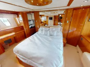 12 - Master Cabin