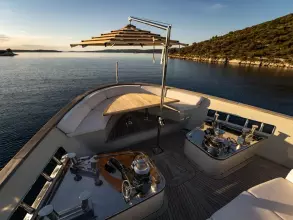 Sanlorenzo-SD112-Bonita-II-motor-yacht-for-sale-exterior-image-Lengers-Yachts-6.jpg