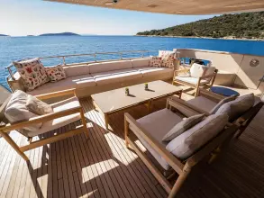 Sanlorenzo-SD112-Bonita-II-motor-yacht-for-sale-exterior-image-Lengers-Yachts-14.jpg