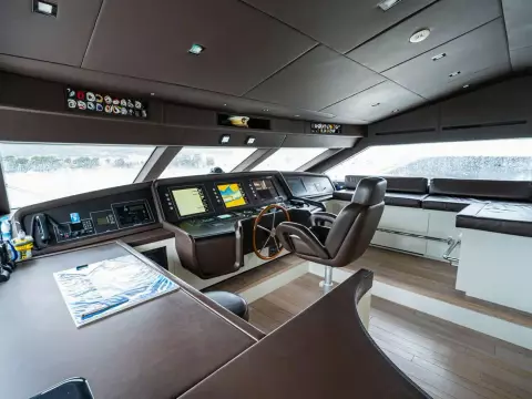 Sanlorenzo-SD112-Bonita-II-motor-yacht-for-sale-interior-image-Lengers-Yachts-10.jpg