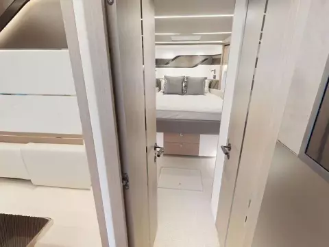 37 - Entrance to VIP Cabin