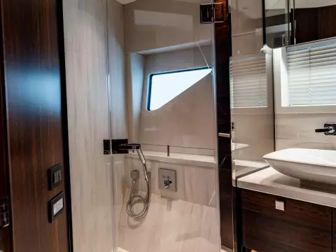 42 - Master Cabin En Suite