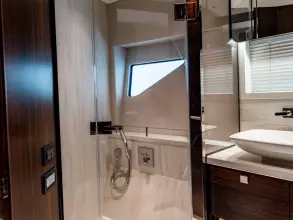 42 - Master Cabin En Suite