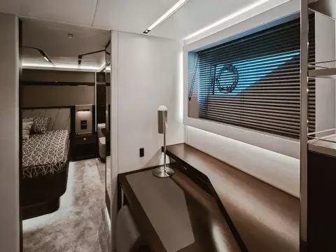 12 - Master Cabin