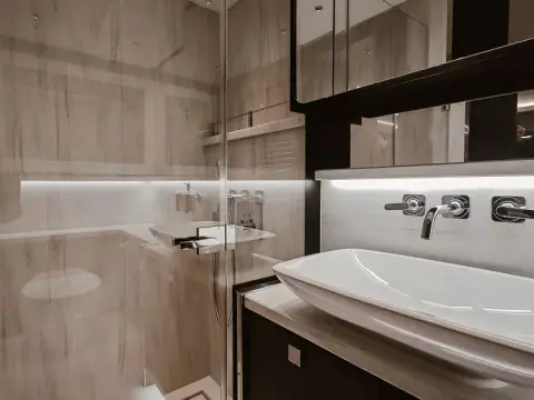 18 - Master En Suite