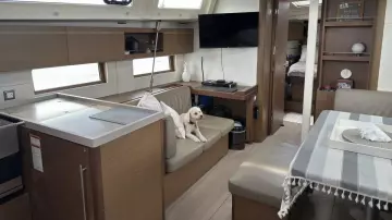 32 06 Salon IMG_1849_beneteau_461_2020