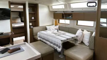 34 06 Salon IMG_1846_beneteau_461_2020