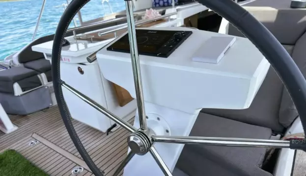 12 02 Cockpit IMG_1695_beneteau_461_2020