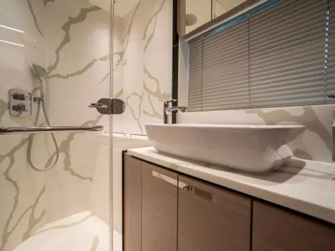 40 - Twin Guest Cabin En Suite