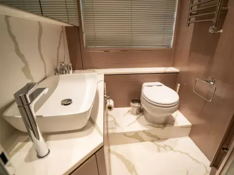 30 - Master Cabin En Suite