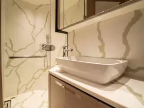 29 - Master Cabin En Suite