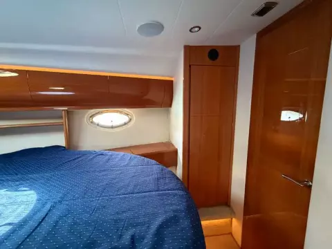 25 - VIP Cabin