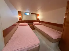 27 - Twin Cabin