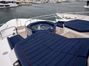 16 - Foredeck