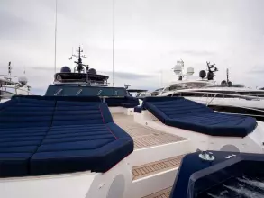 18 - Foredeck