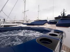 17 - Foredeck