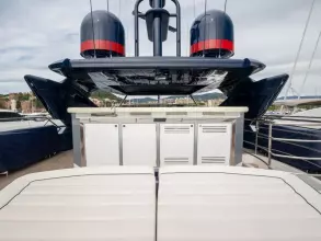 4 - Flybridge
