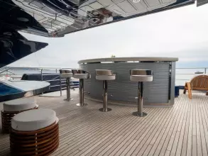 7 - Flybridge