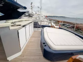 5 - Flybridge