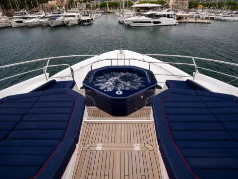 15 - Foredeck