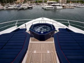 15 - Foredeck