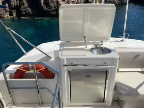 6 - Flybridge Wet Bar