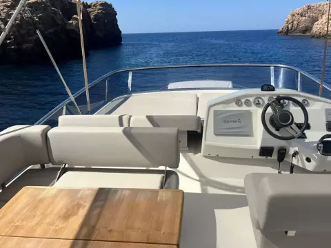 8 - Flybridge